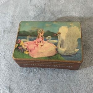 Vintage Sankyo Swan Lake Musical Treasure Box 6”x4”x2”